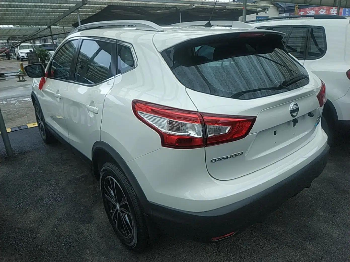 Nissan Qashqai 2016 2.0L CVT Elite Edition — миниатюра 4