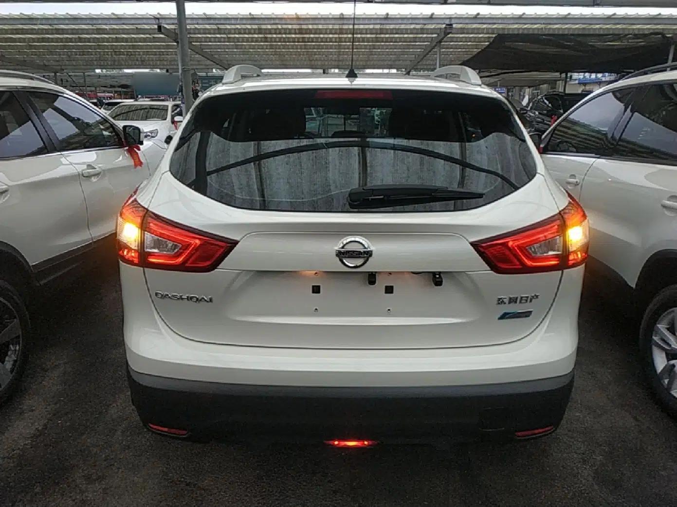 Nissan Qashqai 2016 2.0L CVT Elite Edition — миниатюра 5