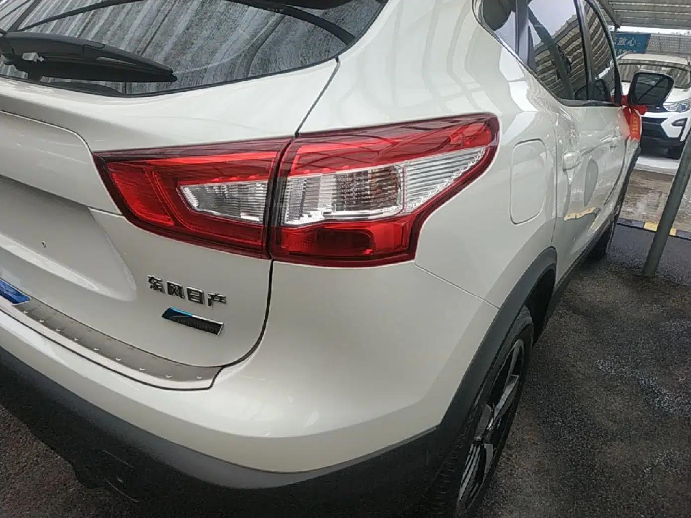 Nissan Qashqai 2016 2.0L CVT Elite Edition — миниатюра 7