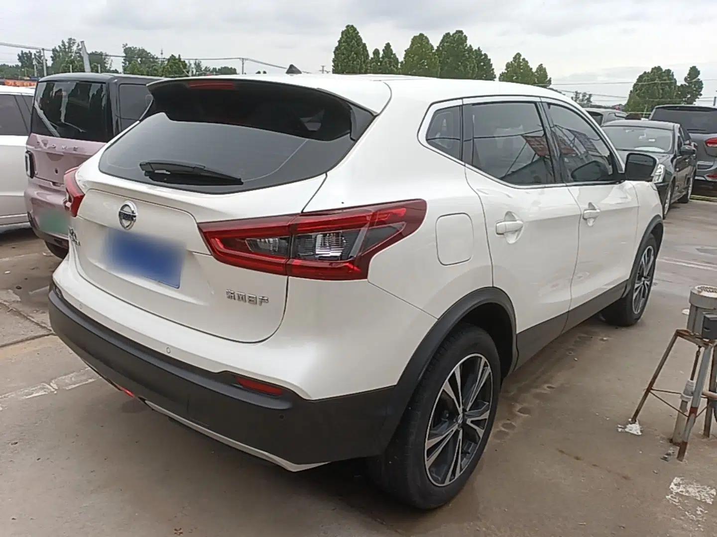 Nissan Qashqai 2021 2.0L CVT Luxury Edition — миниатюра 6