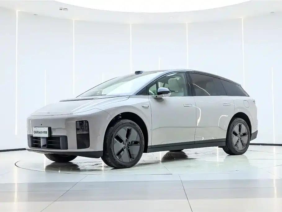 Li Auto i6 2025 Two-Wheel Drive Standard Edition — миниатюра 1