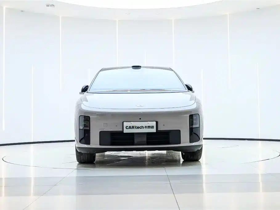 Li Auto i6 2025 Two-Wheel Drive Standard Edition — миниатюра 2