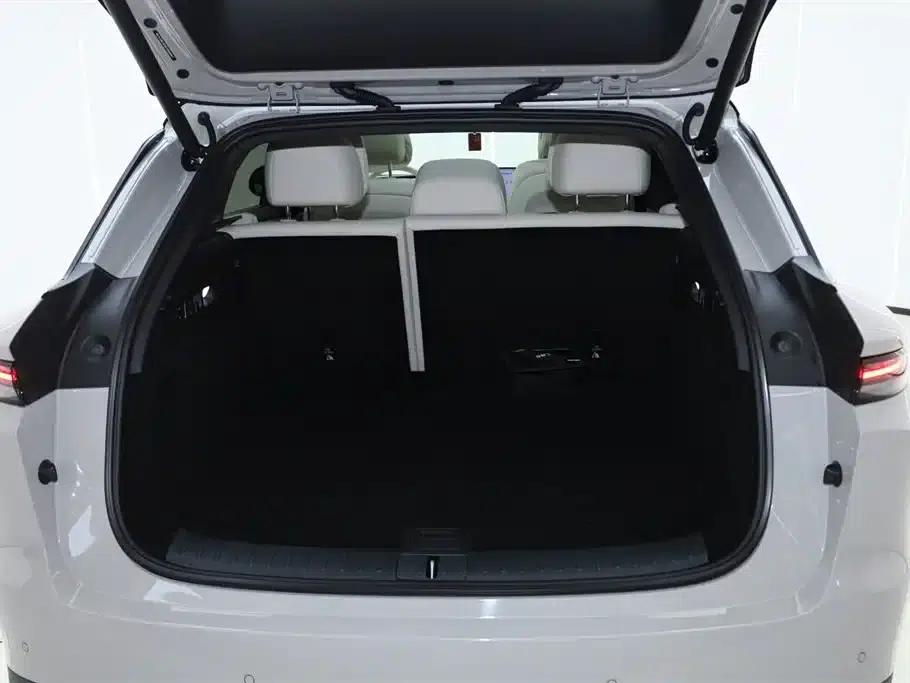 Li Auto i6 2025 Two-Wheel Drive Standard Edition — миниатюра 13