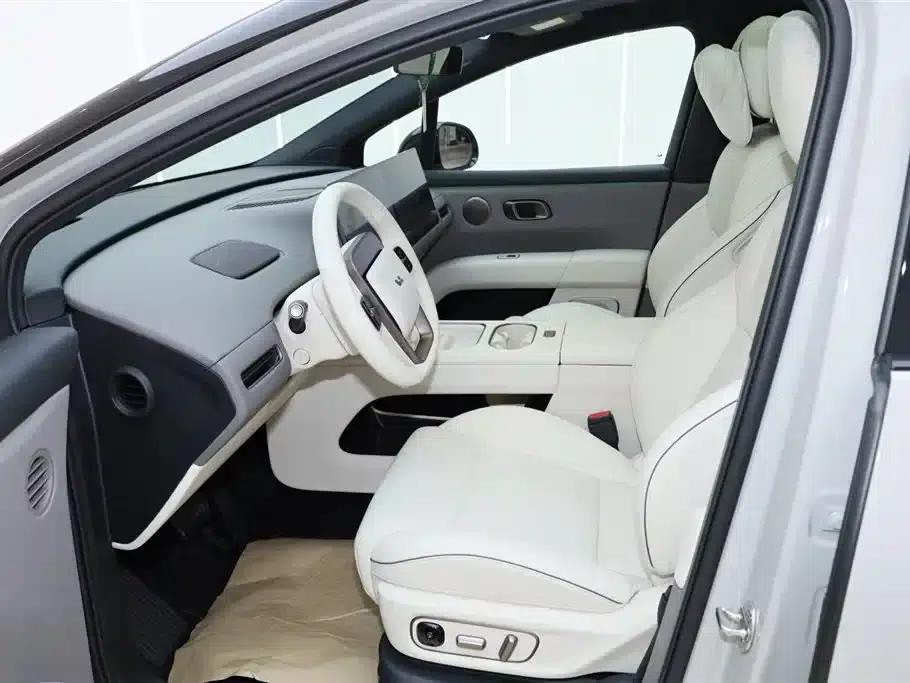 Li Auto i6 2025 Two-Wheel Drive Standard Edition — миниатюра 18