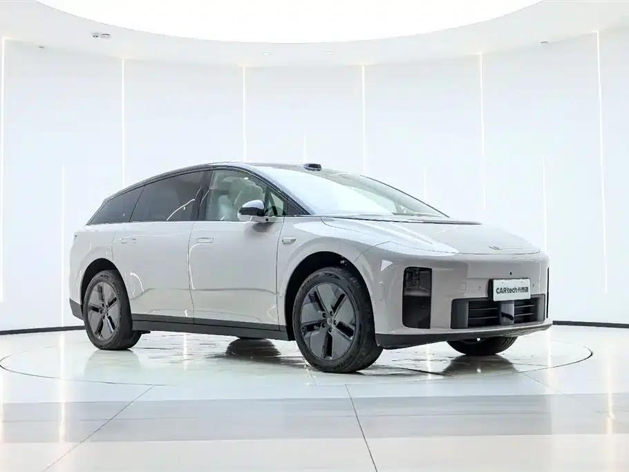 Li Auto i6 2025 Two-Wheel Drive Standard Edition — миниатюра 3