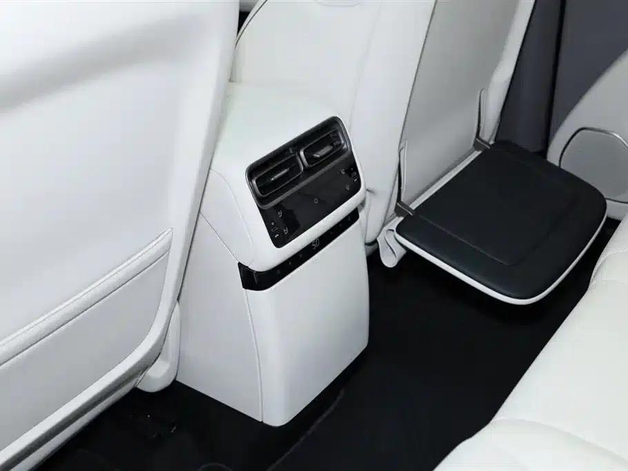 Li Auto i6 2025 Two-Wheel Drive Standard Edition — миниатюра 25