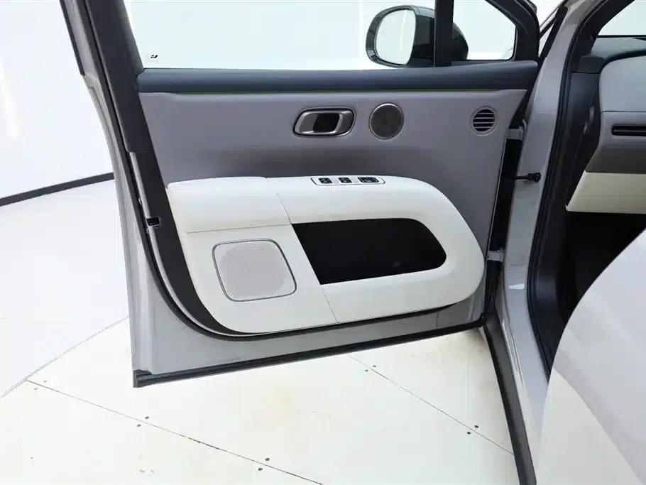 Li Auto i6 2025 Two-Wheel Drive Standard Edition — миниатюра 27