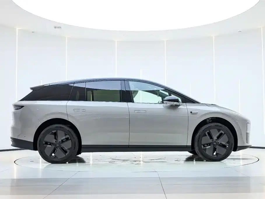 Li Auto i6 2025 Two-Wheel Drive Standard Edition — миниатюра 4