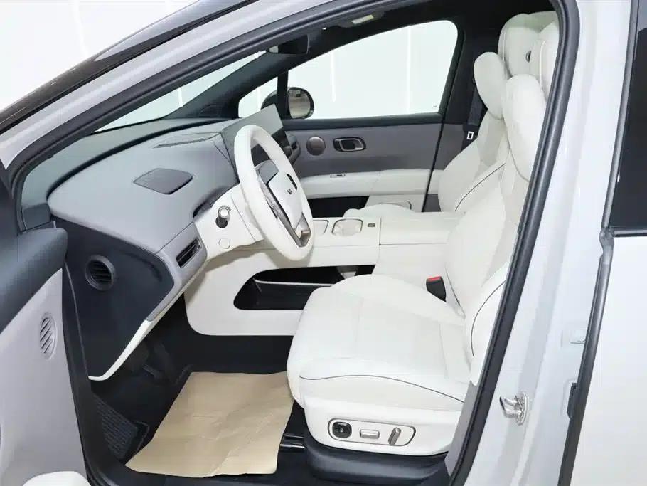 Li Auto i6 2025 Two-Wheel Drive Standard Edition — миниатюра 18