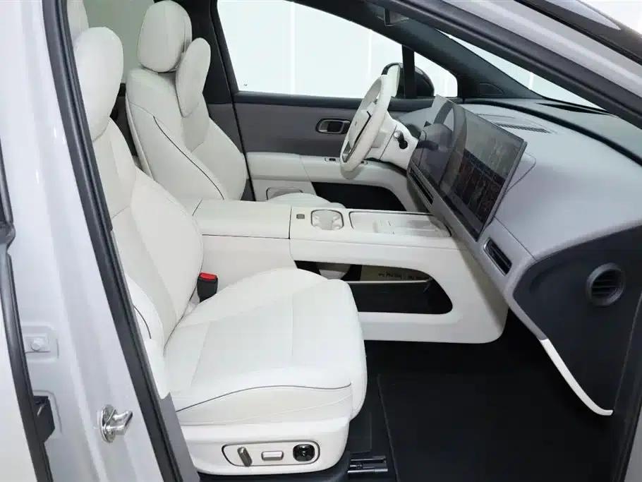 Li Auto i6 2025 Two-Wheel Drive Standard Edition — миниатюра 19