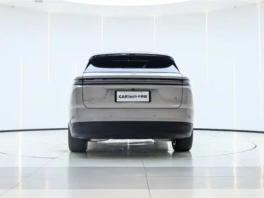 Li Auto i6 2025 Two-Wheel Drive Standard Edition — миниатюра 6