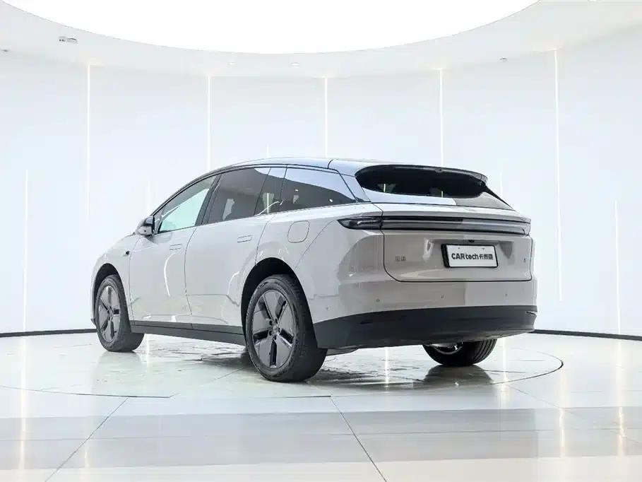 Li Auto i6 2025 Two-Wheel Drive Standard Edition — миниатюра 7