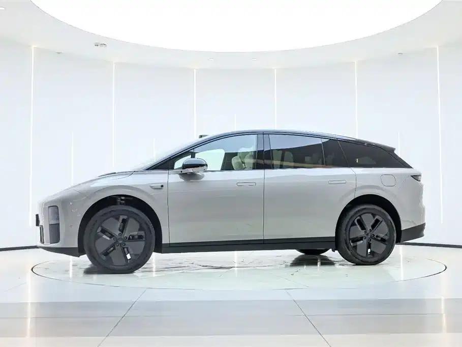 Li Auto i6 2025 Two-Wheel Drive Standard Edition — миниатюра 8