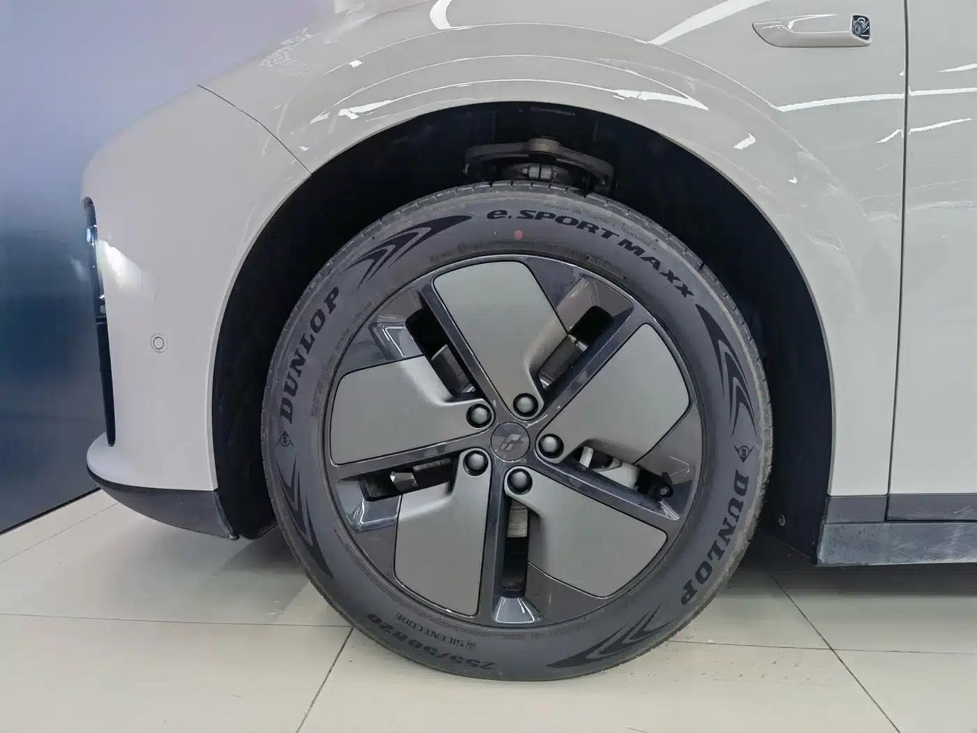Li Auto i6 2025 Two-Wheel Drive Standard Edition — миниатюра 18