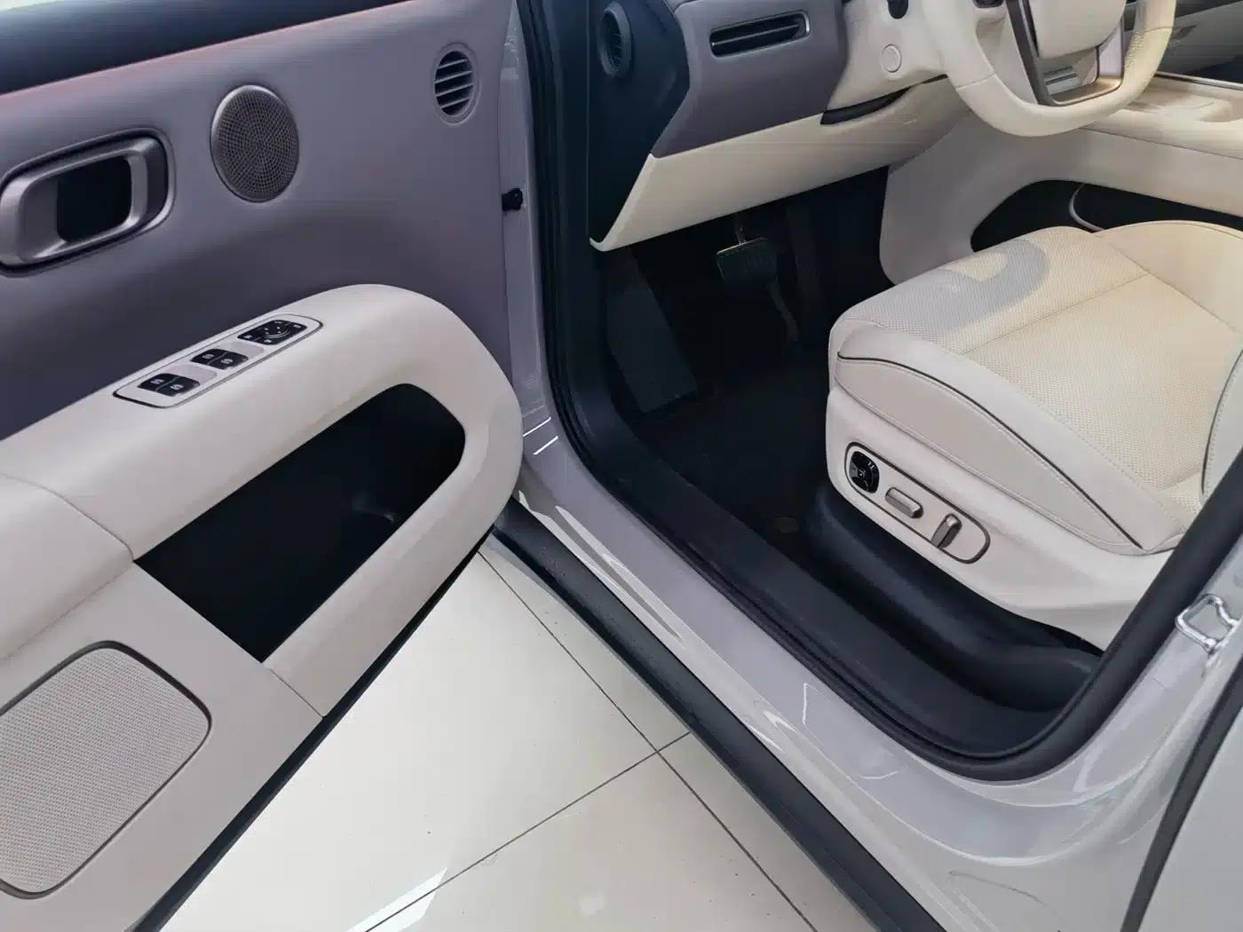 Li Auto i6 2025 Two-Wheel Drive Standard Edition — миниатюра 5