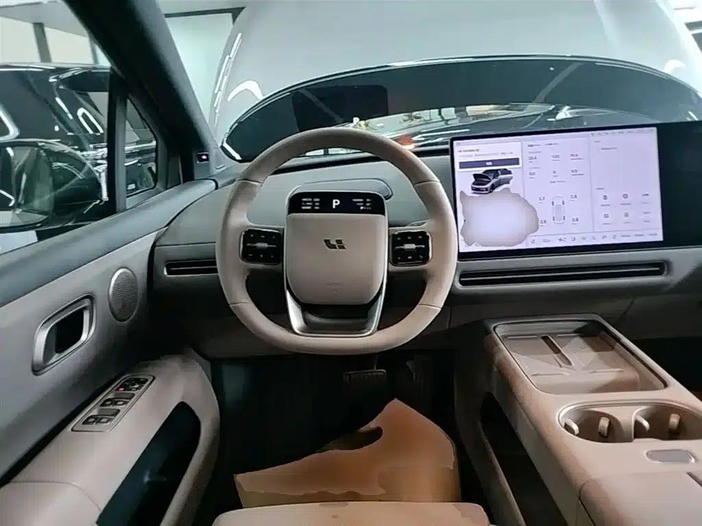 Li Auto i6 2025 Two-Wheel Drive Standard Edition — миниатюра 11