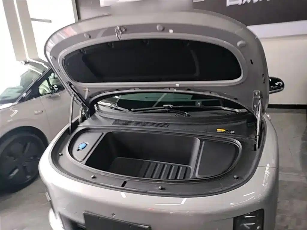 Li Auto i6 2025 Two-Wheel Drive Standard Edition — миниатюра 20