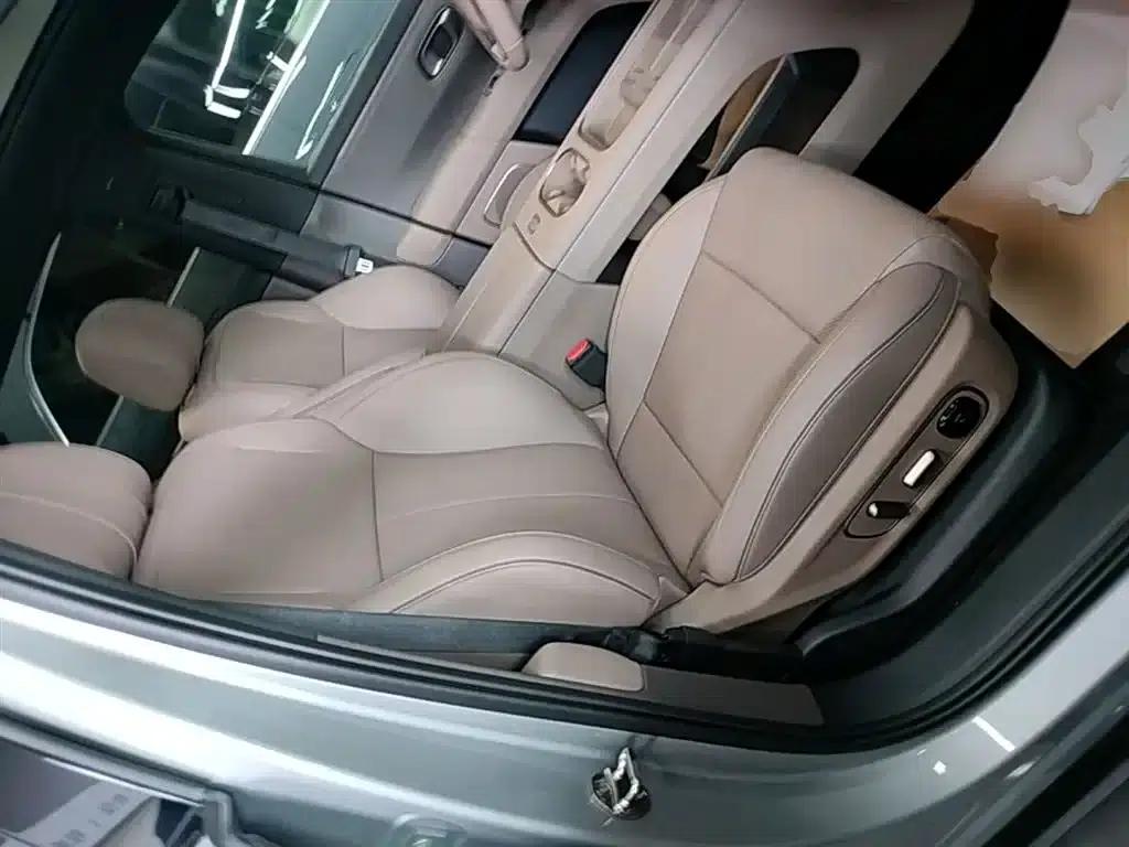 Li Auto i6 2025 Two-Wheel Drive Standard Edition — миниатюра 25