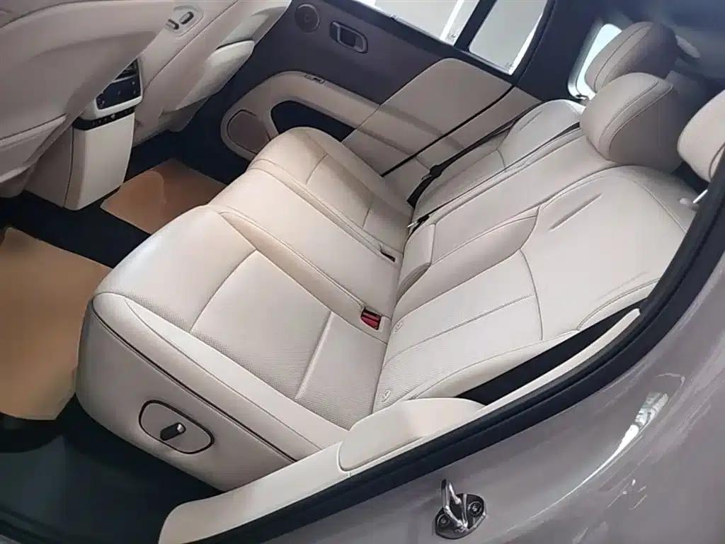 Li Auto i6 2025 Two-Wheel Drive Standard Edition — миниатюра 17