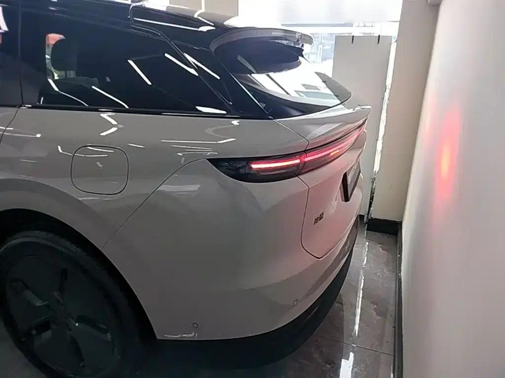 Li Auto i6 2025 Two-Wheel Drive Standard Edition — миниатюра 19