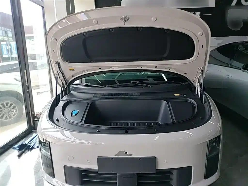 Li Auto i6 2025 Two-Wheel Drive Standard Edition — миниатюра 20