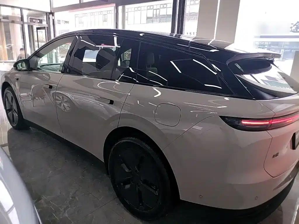 Li Auto i6 2025 Two-Wheel Drive Standard Edition — миниатюра 5