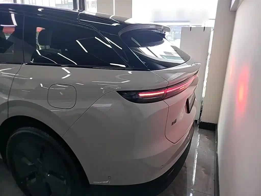 Li Auto i6 2025 Two-Wheel Drive Standard Edition — миниатюра 6