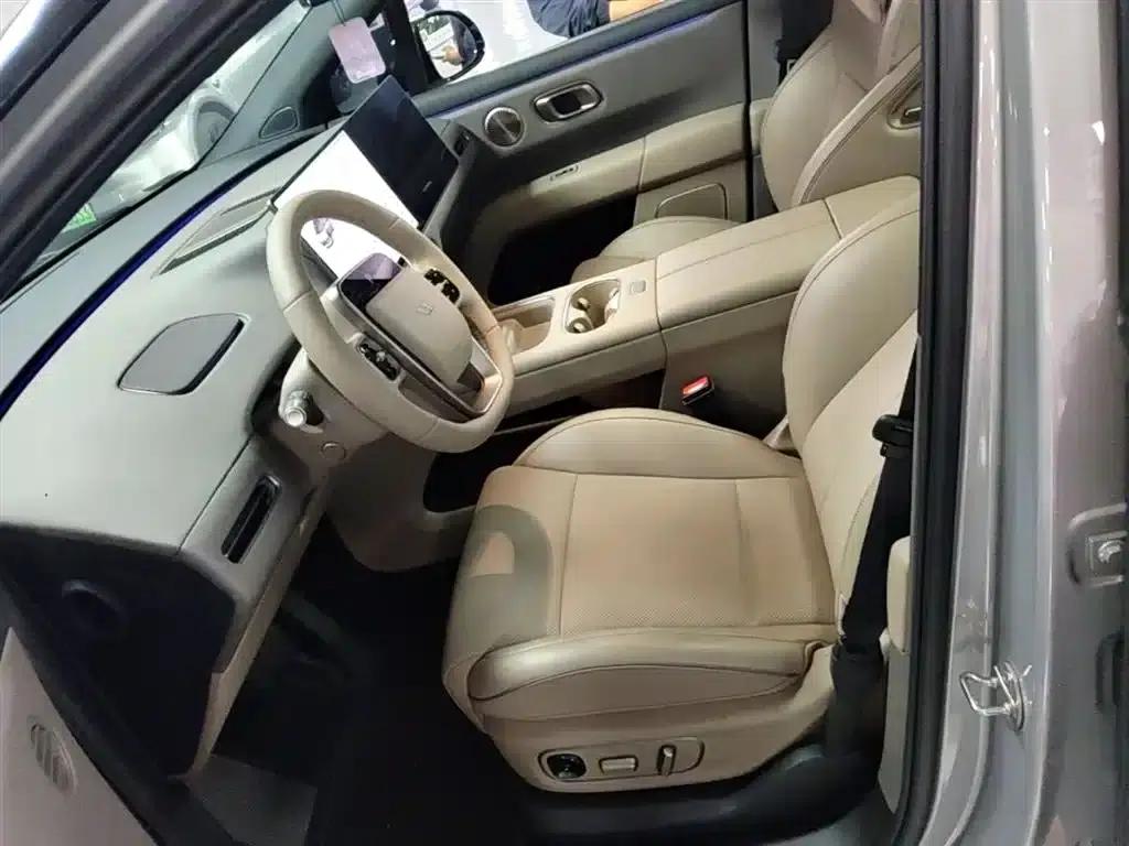 Li Auto i6 2025 Two-Wheel Drive Standard Edition — миниатюра 15
