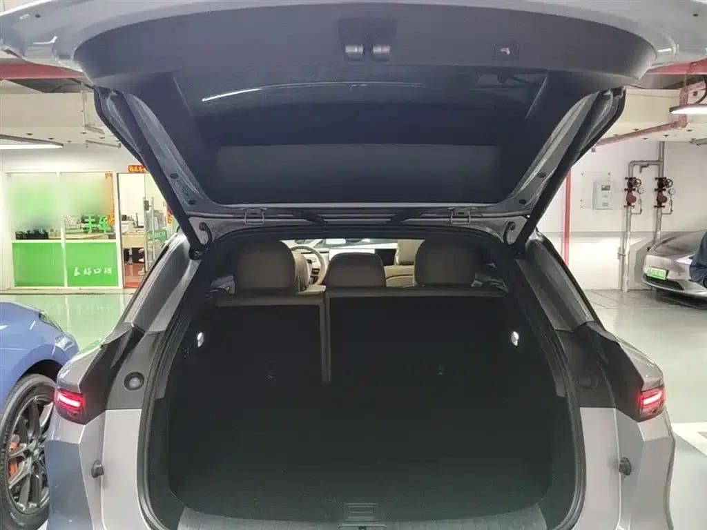 Li Auto i6 2025 Two-Wheel Drive Standard Edition — миниатюра 19