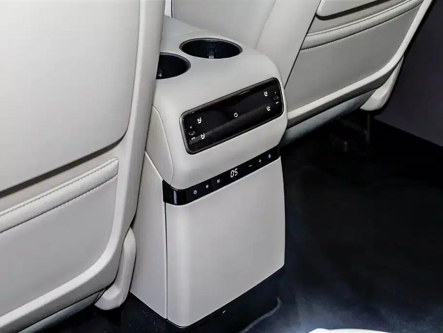Li Auto i8 2025 Standard Edition — миниатюра 14