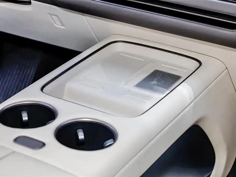 Li Auto i8 2025 Standard Edition — миниатюра 24