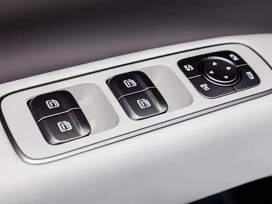 Li Auto i8 2025 Standard Edition — миниатюра 28