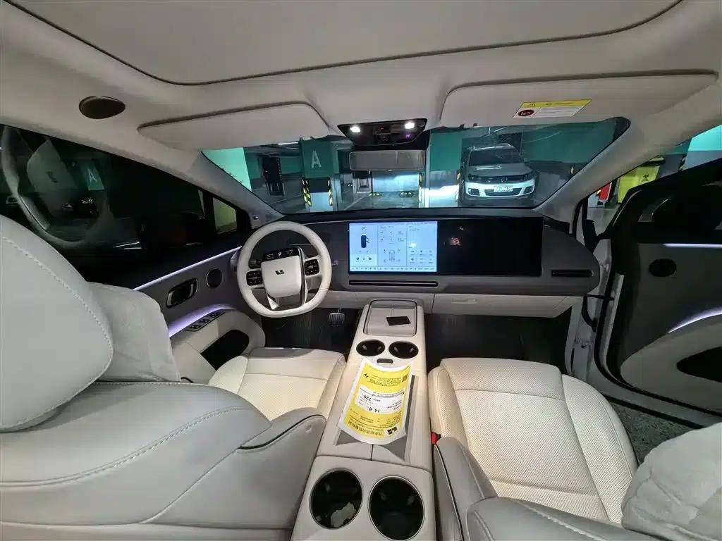 Li Auto i8 2025 Standard Edition — миниатюра 8