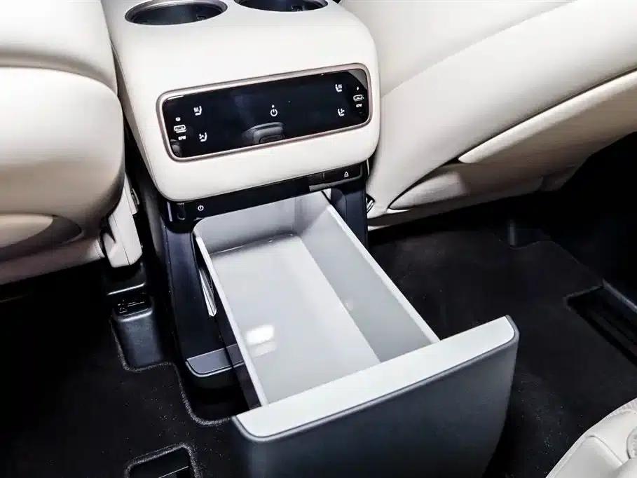 Li Auto MEGA 2025 Home Edition — миниатюра 3