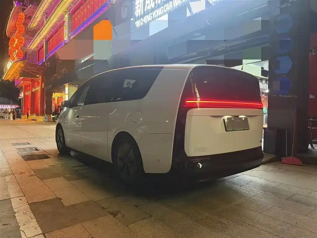 Li Auto MEGA 2024 Ultra — миниатюра 6