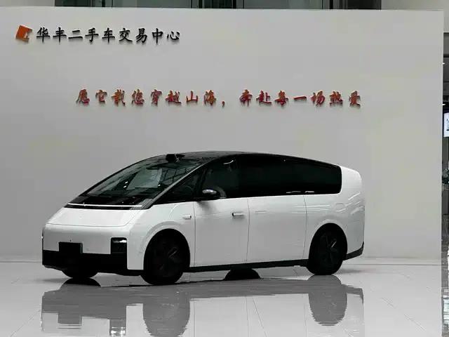 Li Auto MEGA 2024 Ultra