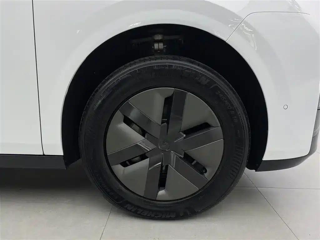 Li Auto MEGA 2025 Home Edition — миниатюра 14