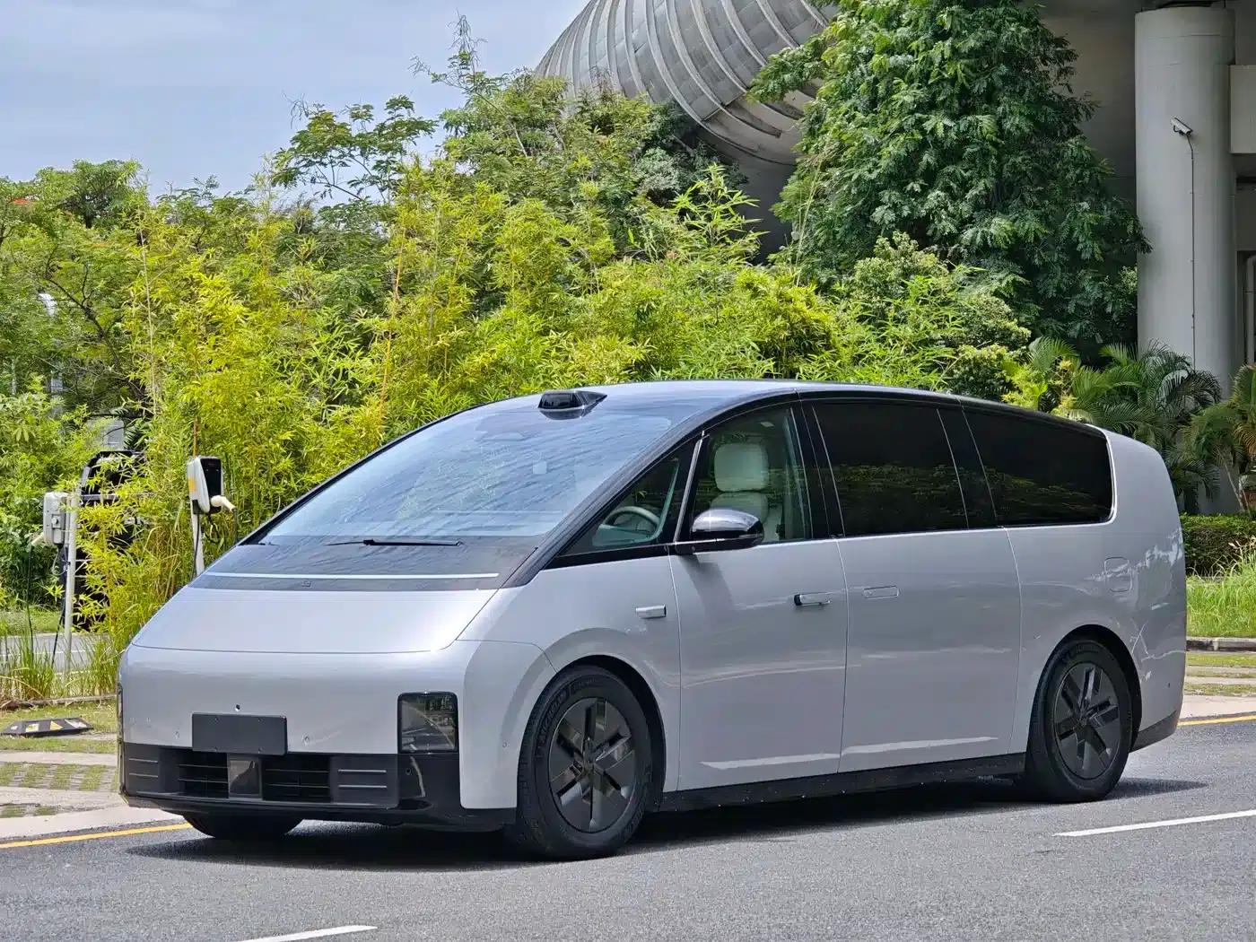 Li Auto MEGA 2024 Ultra — миниатюра 1
