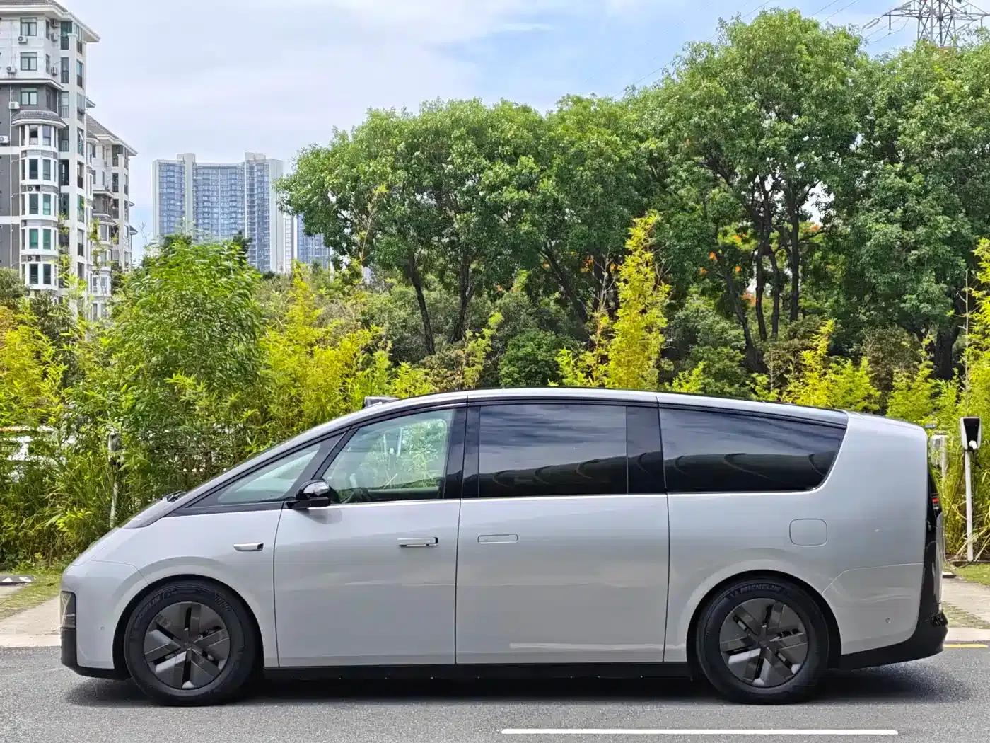Li Auto MEGA 2024 Ultra — миниатюра 8