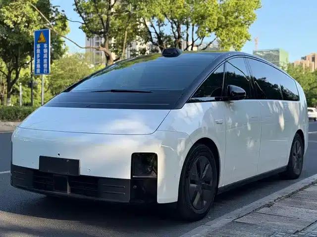 Li Auto MEGA 2024 Ultra