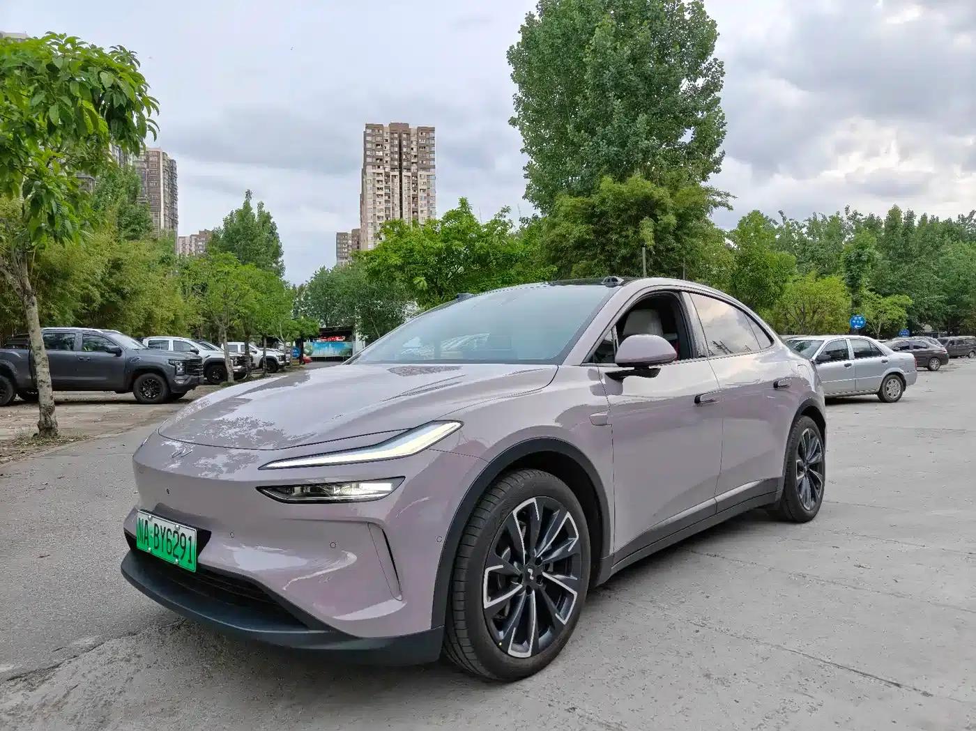 L60 2024 Model 85kWh Rear-Wheel Drive — миниатюра 1