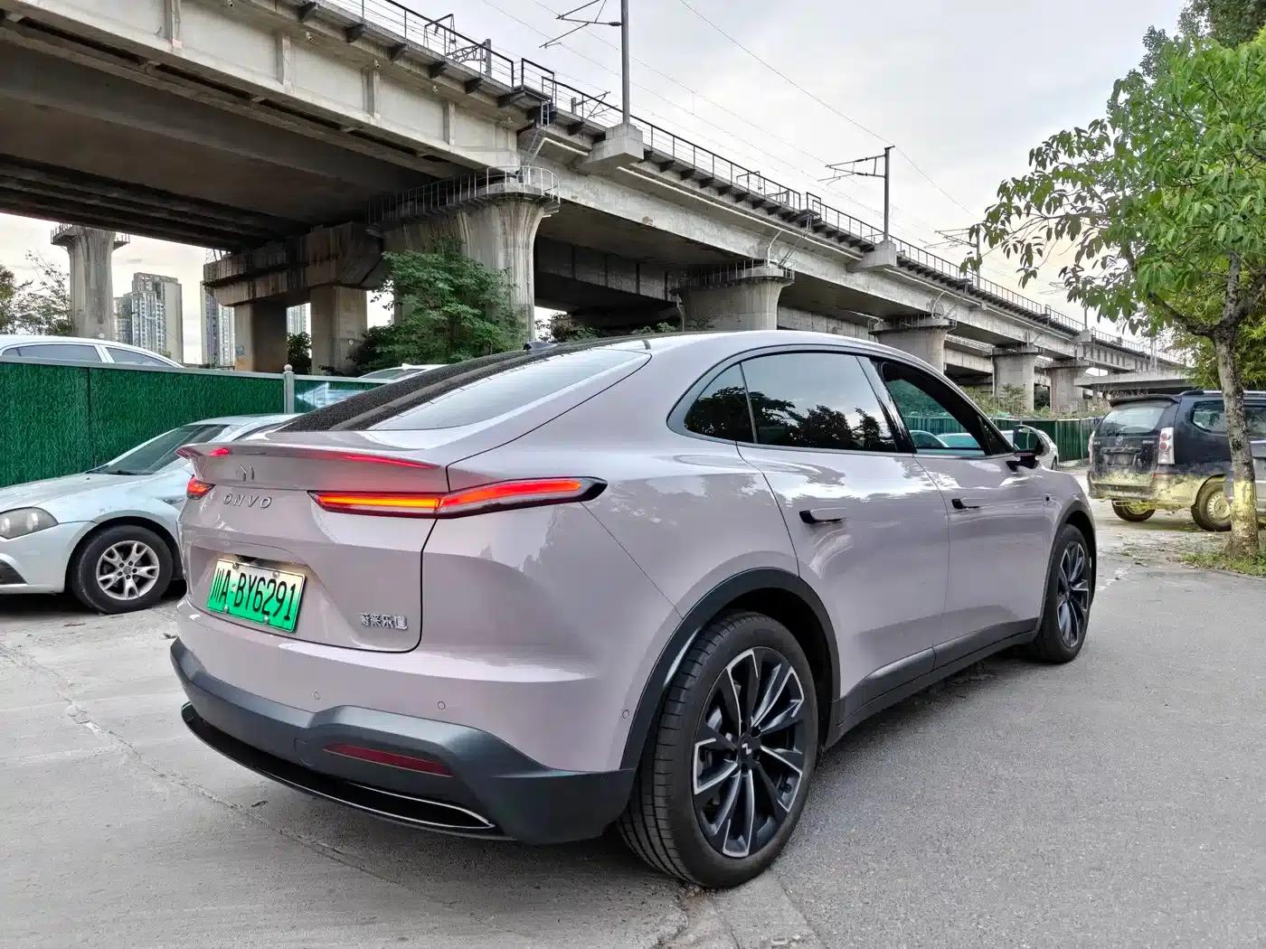 L60 2024 Model 85kWh Rear-Wheel Drive — миниатюра 4