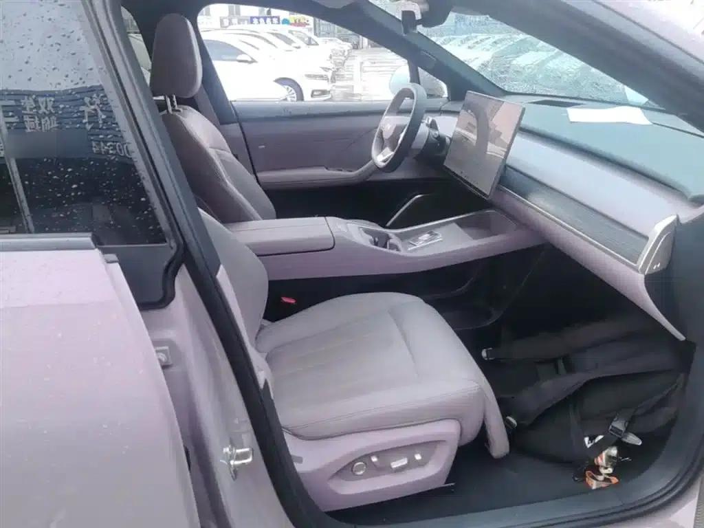 Chevrolet L60 2024 60kWh Rear-Wheel Drive — миниатюра 25
