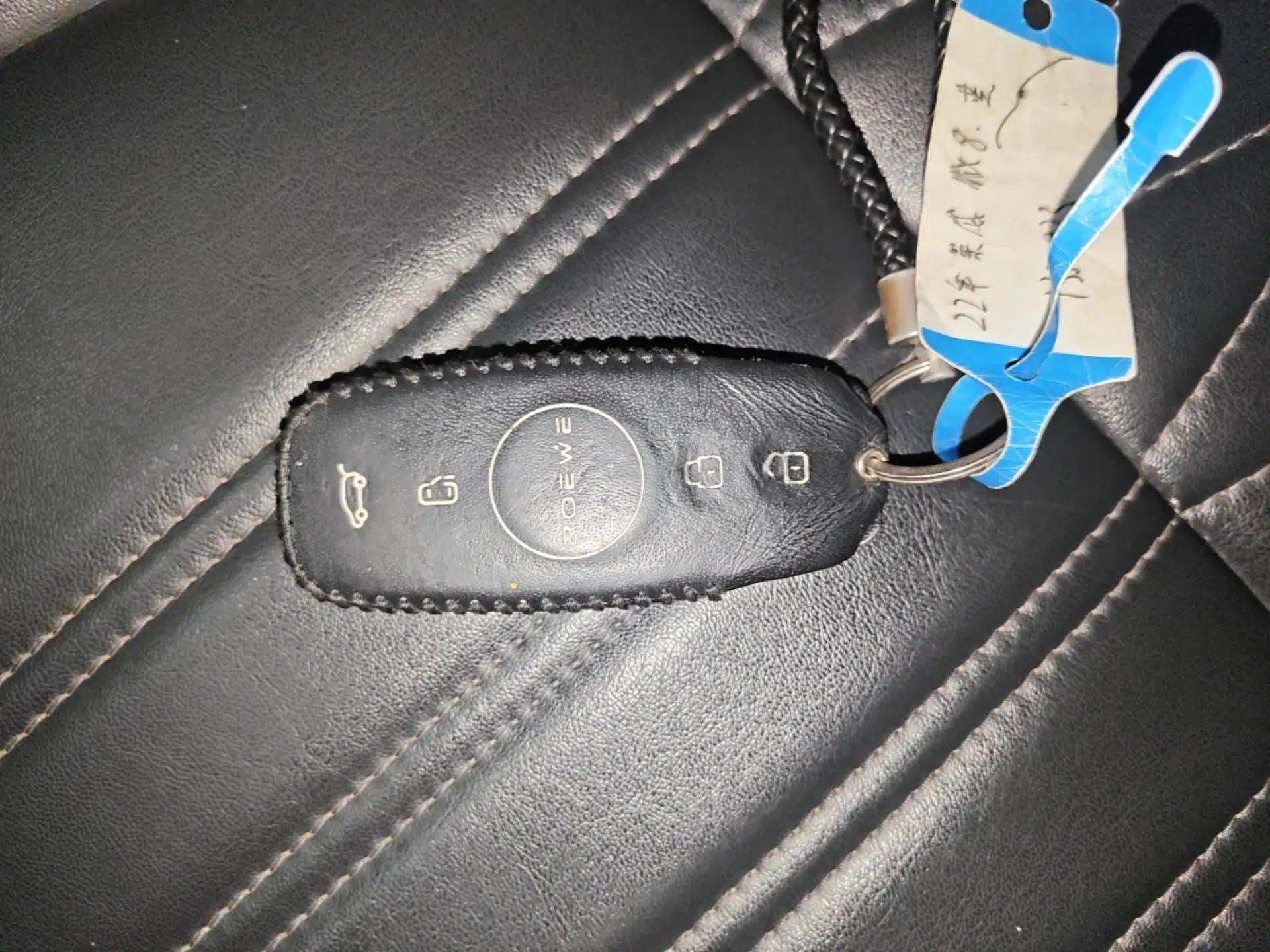 Roewe iMAX8 2022 Model 400TGI Exclusive Version for Key Accounts — миниатюра 12