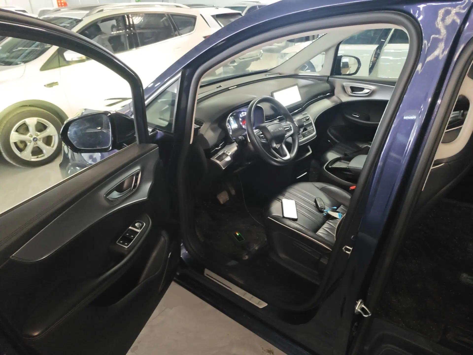 Roewe iMAX8 2022 Model 400TGI Exclusive Version for Key Accounts — миниатюра 19