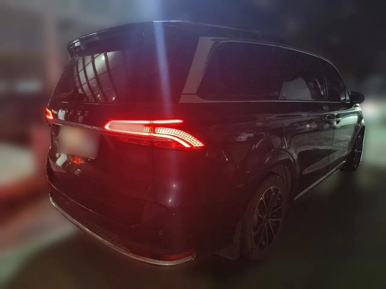 Roewe iMAX8 2021 400TGI Supreme Series Prestige Edition — миниатюра 6