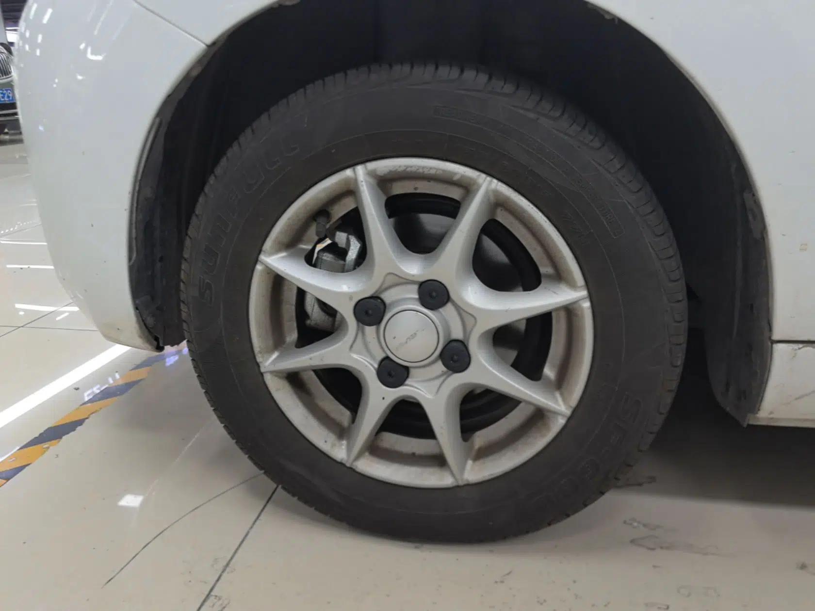 Roewe Clever 2022 311km QiQi BoBo Edition — миниатюра 8