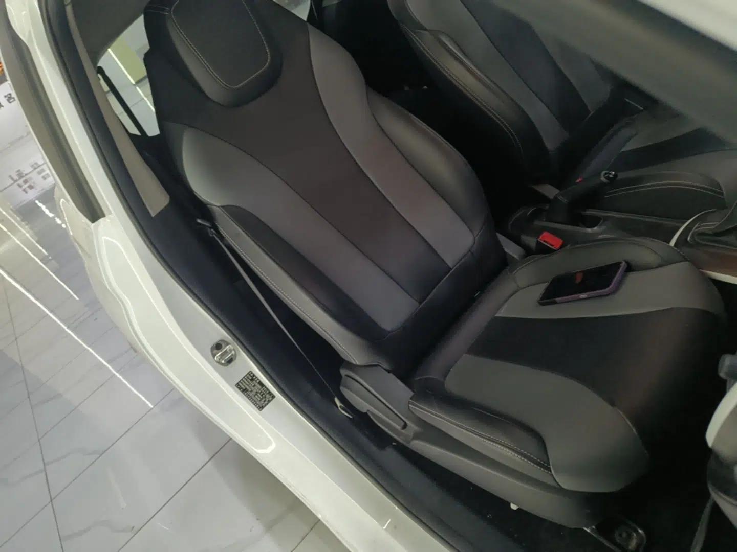 Roewe Clever 2022 311km QiQi BoBo Edition — миниатюра 23