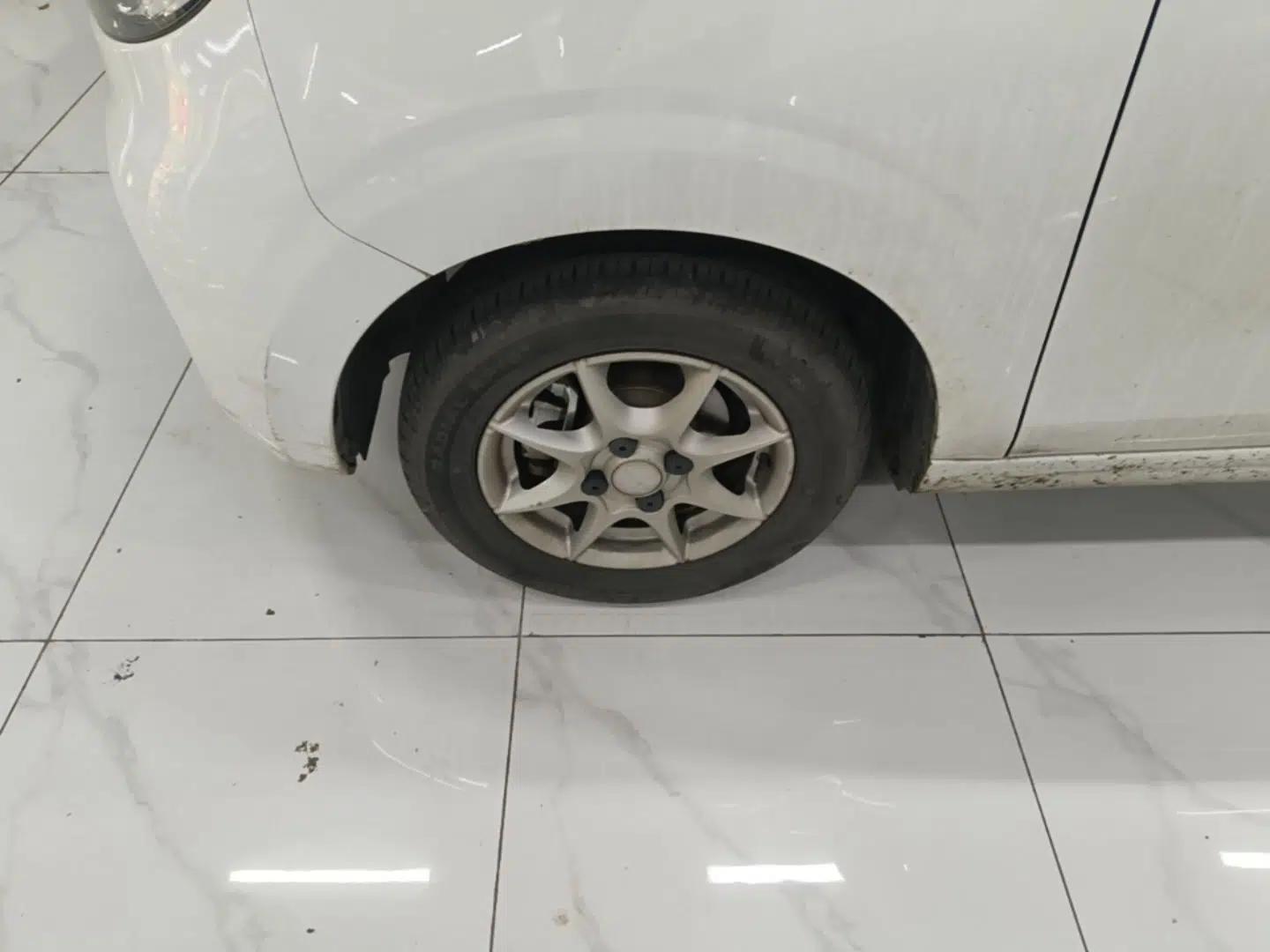 Roewe Clever 2022 311km QiQi BoBo Edition — миниатюра 8