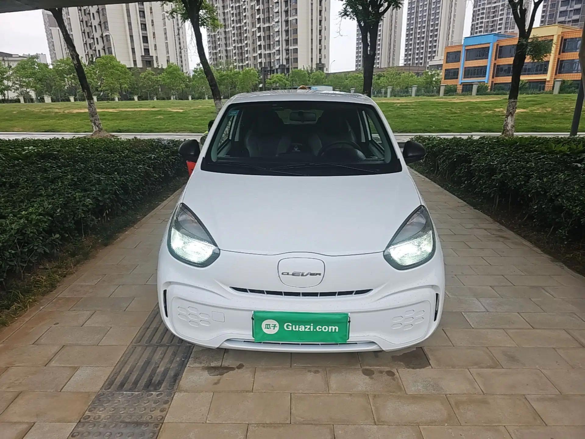 Roewe Clever 2022 311km QiQi BoBo Edition — миниатюра 2